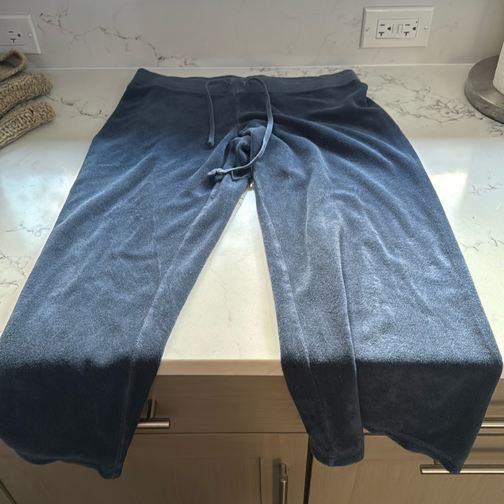 Juicy Couture blue terry cloth capri pants